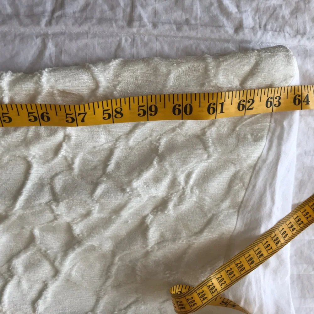 Tahari Home White Duvet Cover Twin size 64x88 Embossed Texture Design